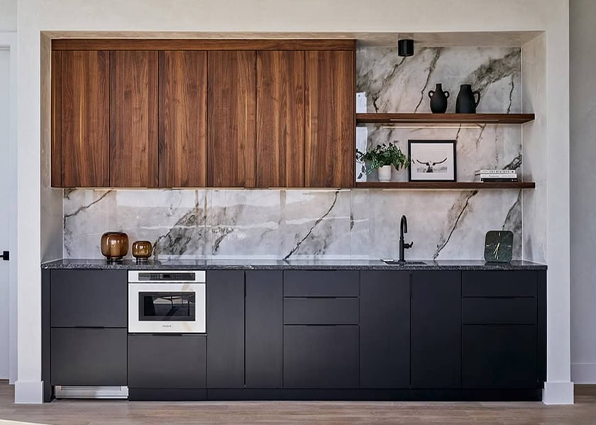 Modern kitchen combining warm cabinetry with a balanced neutral palette